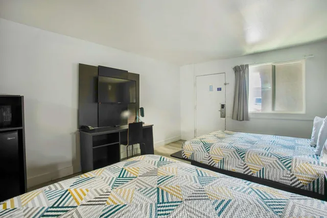 Room, Quadruple, Motel6 Tucson, AZ - East Williams Center 9/10