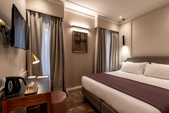 Room, Queen Bed, Small, Hotel Smeraldo 3/4