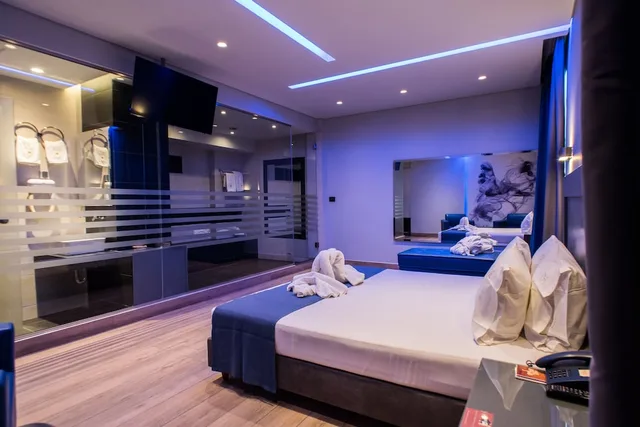 جناح استوديو كلاسيكي بسرير مزدوج بشرفة، Pines Hotel - Adults Only 2/2