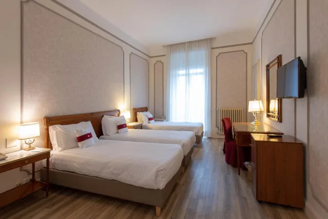 Room, Triple, Palace Grand Hotel Varese 1/3