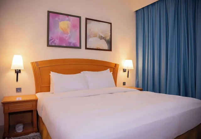 3 Bedrooms, Suite, Single, 2 Double and Twin Beds, Kitchen، Golden Tulip Sharjah- Hotel Apartments 4/10