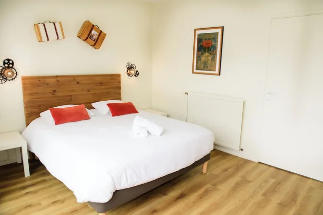 غرفة سوبيريور بسرير كوين بشرفة، Hotel Astoria 9/10