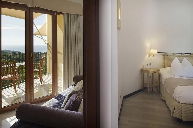 جناح كلاسيكي بإطلالة على المسبح مع سرير إضافي، Alberi del Paradiso Hotel 5/7