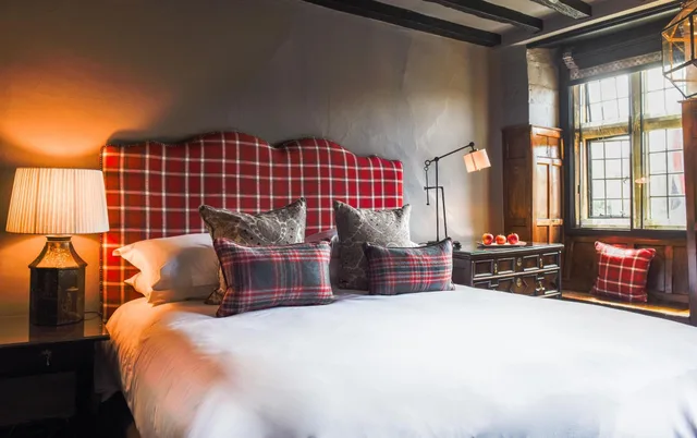 Classic, House, King Bed, The Lygon Arms 1/3
