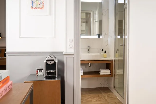 جناح مع أريكة، Hotel Petit Lafayette 3/3