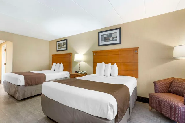 غرفة بسريرين كوين، Best Western Danbury/Bethel 2/3