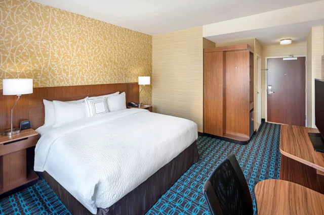غرفة، Fairfield Inn Suites North Bergen 1/4