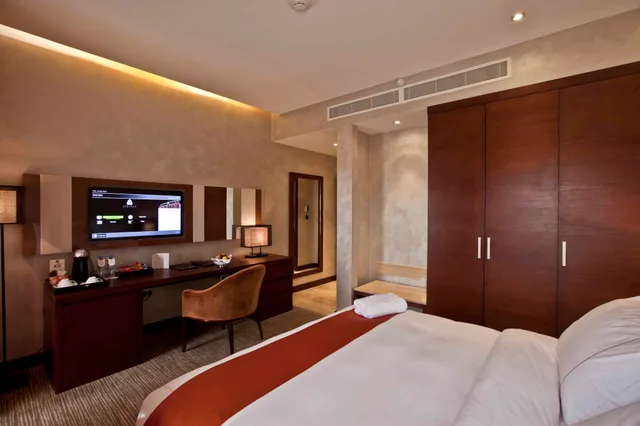 Classic, Single, Zubarah Hotel 1/3