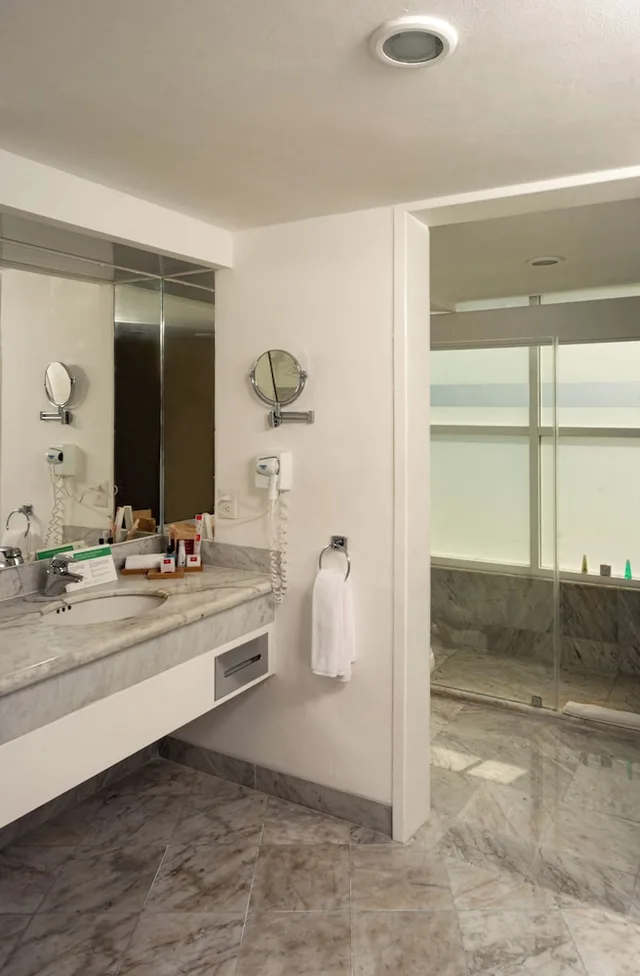 جناح استوديو عائلي بسريرين كينج بإطلالة على البحر مع أريكة، Sunset Royal Beach Resort All Inclusive 5/6