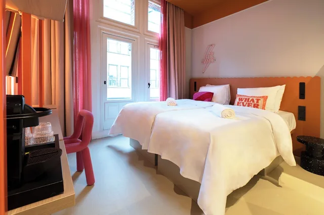 غرفة ديلوكس بسرير كوين بشرفة، City Hotel Rembrandt Square 6/10