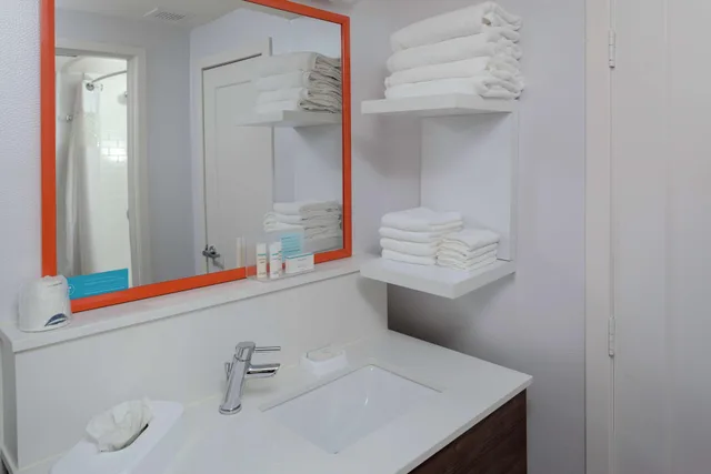 جناح بسرير كينج بمطبخ صغير، Hampton Inn Woodbridge 4/4