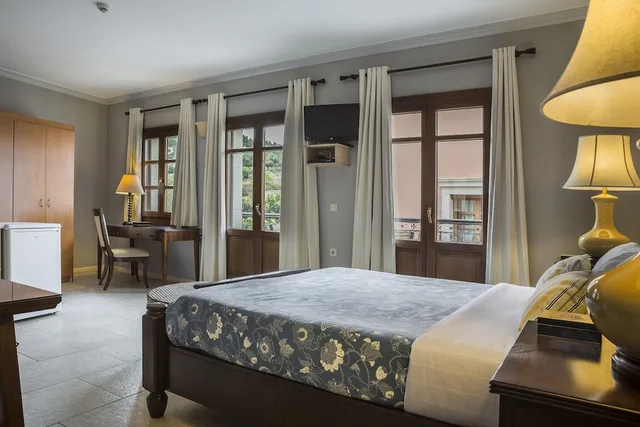 Suite, Queen Bed, Partial Harbour View، Balhambra Suites - Adults Only 2/4