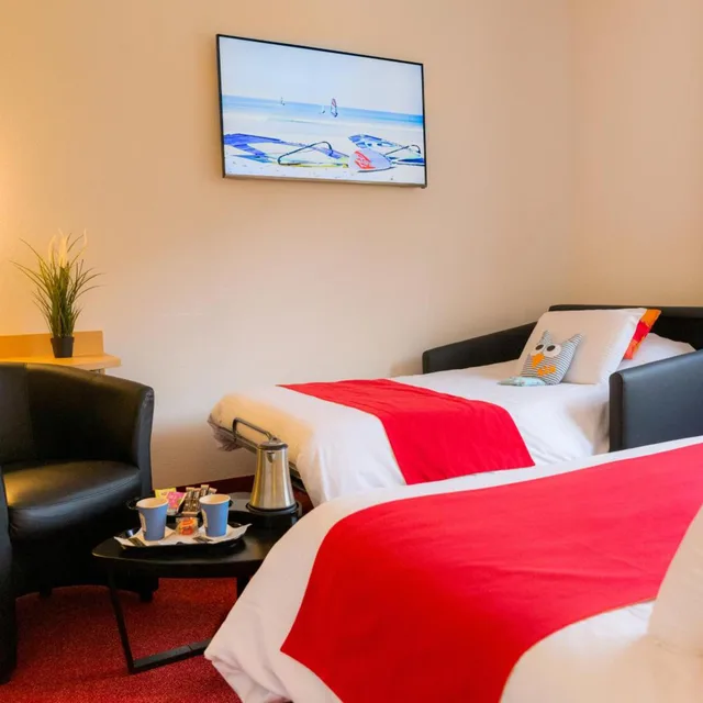 غرفة بريستيج ثلاثية، Hotel Kyriad Quimper Pont L Abbe 9/10