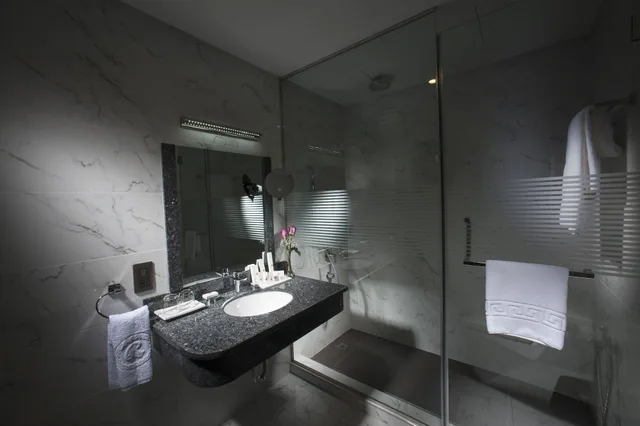 جناح عائلي تنفيذي بسرير مزدوج مع أريكة، Ramee Rose Hotel 6/6