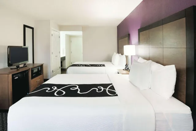 Deluxe, 2 Queen Beds, La Quinta Inn & Suites by Wyndham Rancho Cordova Sacramento 5/9