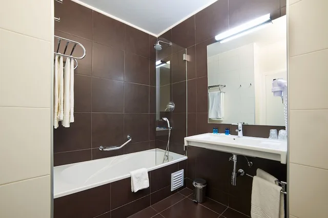 جناح بريميوم بإطلالة على المسبح، RR Alvor Baia Resort 6/6