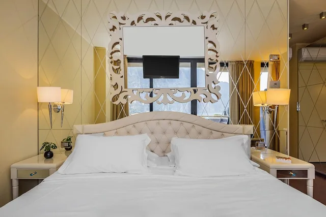 غرفة قياسية بسرير كوين بإطلالة على البحيرة بشرفة، Hotel Garda 4/6