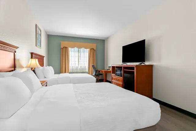 جناح سوبيريور بسريرين كوين مع أريكة، Quality Inn & Suites McAlester on Hwy 69 1/4