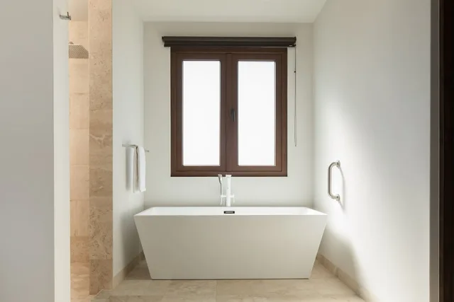 إقامة بسرير كينج وسريرين مزدوجين بغرفتي نوم يُسمح فيها بالحيوانات الأليفة، Live Aqua Private Residences Los Cabos 10/10