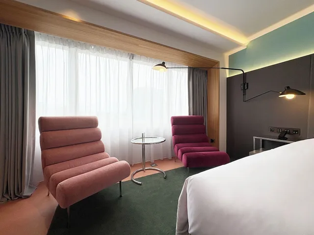 غرفة بريميير بسرير كوين، United Taipei Hotel 5/8