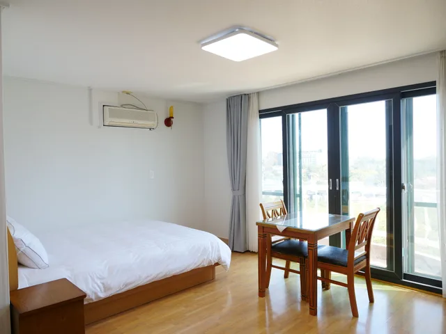 Room, Queen Bed, 13 Pyeong، Hera's Castle 1/4