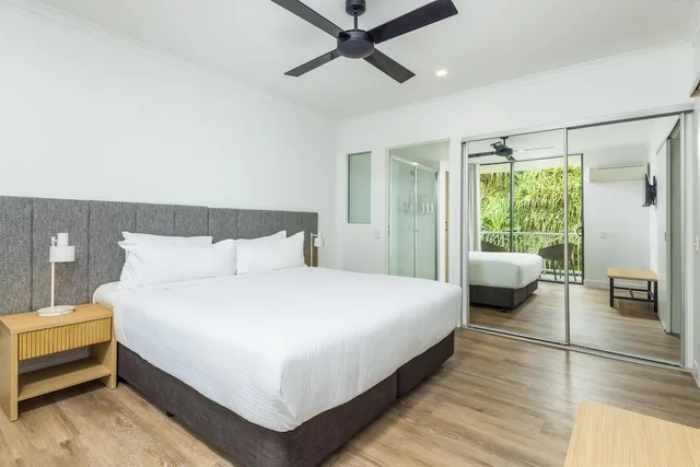 غرفة بريميير بسريرين منفصلين بإطلالة على الحديقة بغرفة نوم واحدة، Oaks Port Douglas Resort 2/4
