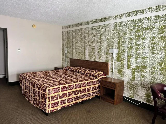 غرفة بسرير كينج لذوي الإعاقة لغير المدخنين، Devils Lake Inn By OYO Near Devils Lake Regional Airport 6/10