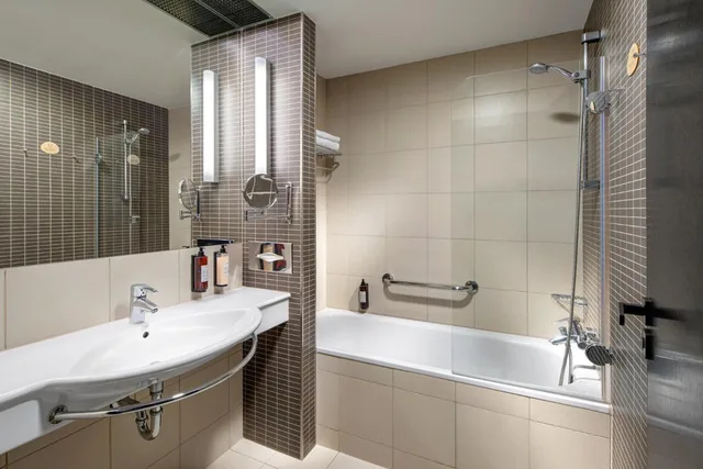 غرفة بسرير مزدوج مع سرير إضافي، Clarion Congress Hotel Prague 3/4