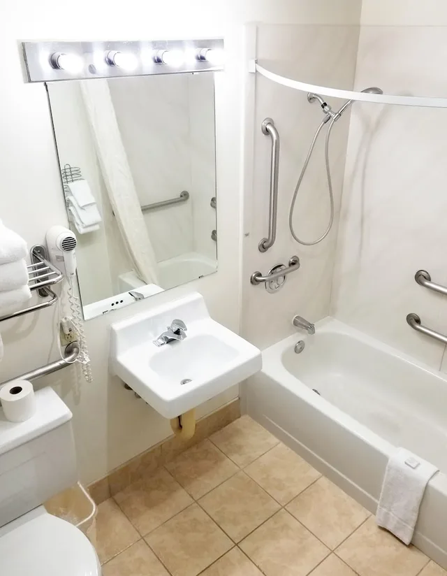 غرفة ديلوكس بسريرين كوين لذوي الإعاقة، Alex Hotel and Suites Anchorage Airport 4/6