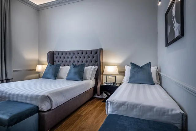 غرفة سوبيريور ثلاثية، Hotel Ungherese 1/5