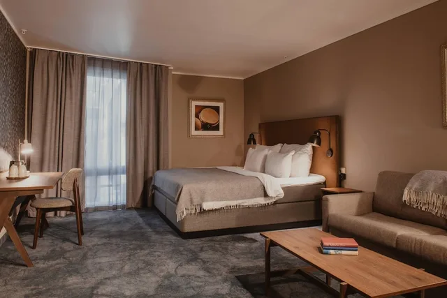 غرفة عائلية بسرير مزدوج مع أريكة، Home Hotel Grand Olav 4/7