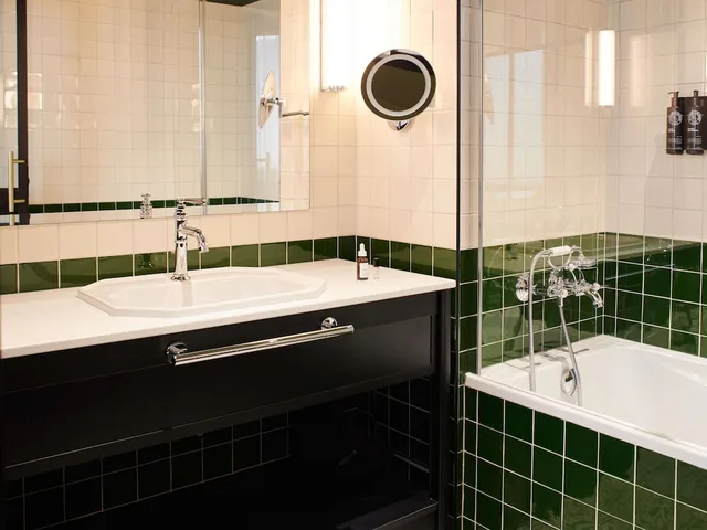 غرفة ديلوكس عائلية بسرير مزدوج مع أريكة، Square Lodge Hotel La Roche sur Yon - Handwritten Collection 5/6