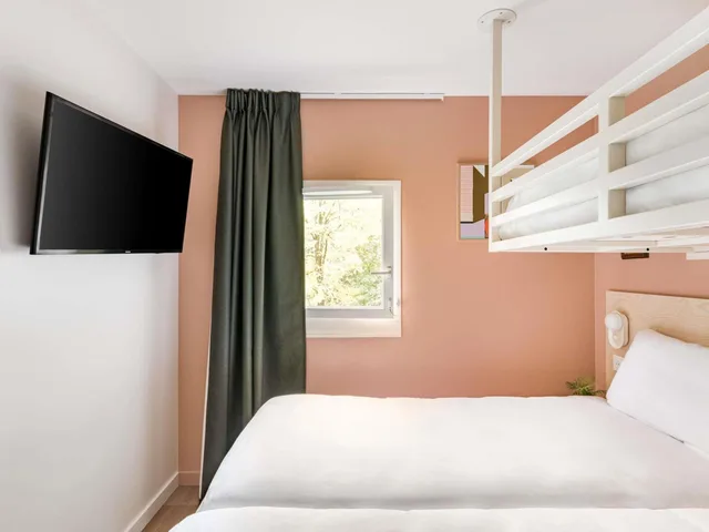 Pop, Triple, Twin Beds, Bunk Bed، Greet Hotel Prevessin Geneve Aeroport (Ouverture Octobre 2024) 2/7