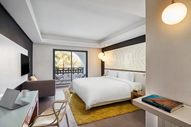 غرفة بريميوم بسرير كينج بإطلالة على المسبح، Hotel Royal Golf and Spa Mazagan 4/4