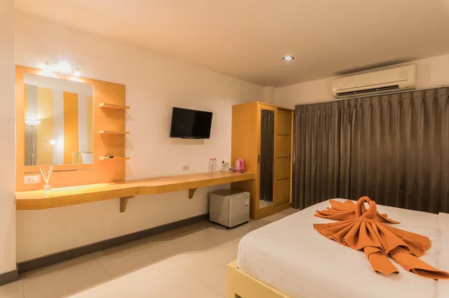 غرفة قياسية بسرير كينج، T Sleep Place 2/8