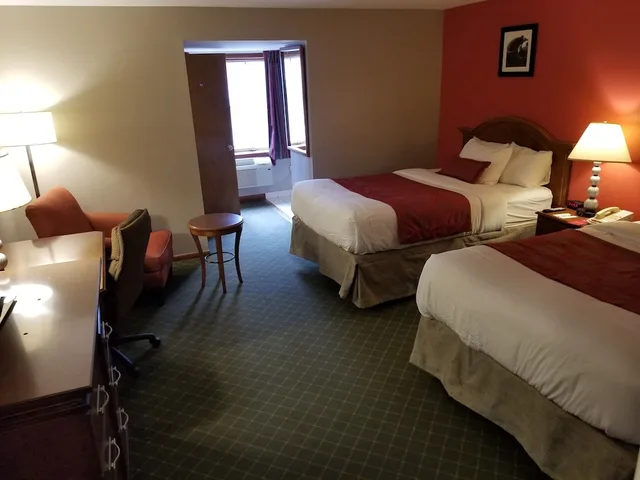 جناح استوديو بسرير مزدوج، Ramada by Wyndham Flemington 1/5