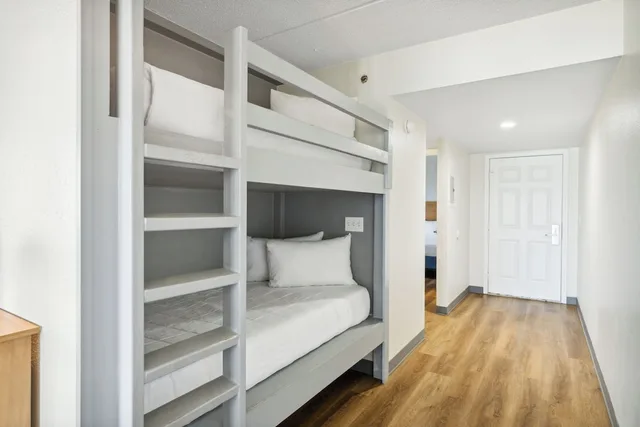 Walkout, Premier, Suite, 2 Queen Beds, Beach Front, Kitchen، Sugar Sands Inn And Suites Panama City Beach 2/9