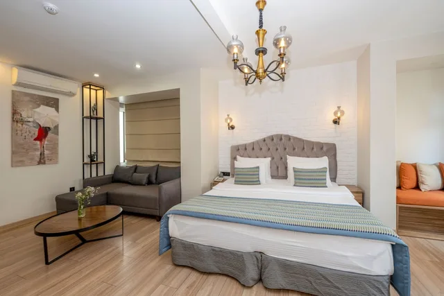 غرفة بسرير كينج 303، Hotel the Marions Suite 2/10