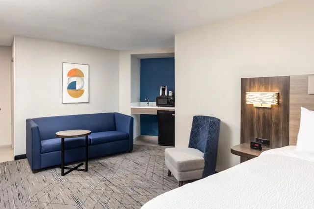 غرفة قياسية بسرير مزدوج، Holiday Inn Express Portland South - Lake Oswego 2/3