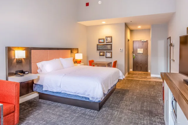 Room, King Bed, Gulf View, No Patio، Hampton Inn Pensacola Beach 4/9