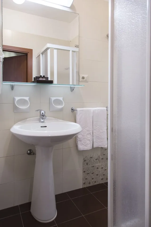 غرفة قياسية ثلاثية، Hotel Royal Village 7/7