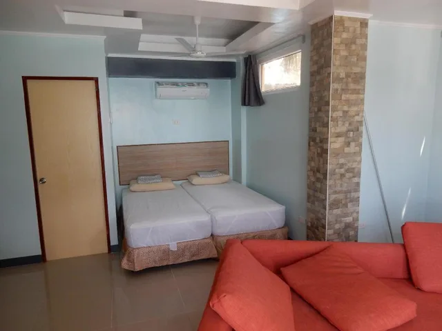 Room, Twin Beds, Beach Front, Sofa، Seafari Resort Oslob 1/2