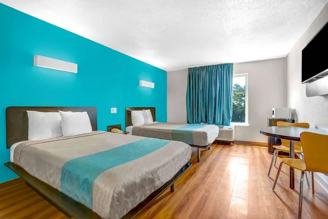 غرفة قياسية بسريرين مزدوجين، Motel6 Raleigh, NC - North 2/4