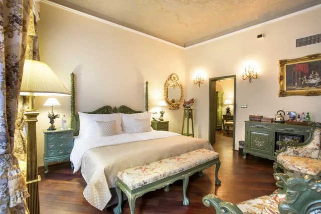 جناح جونيور، Iron Gate Hotel And Suites 1/7
