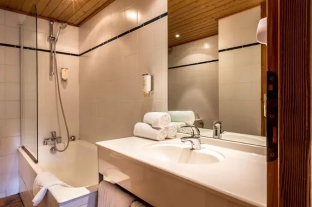 غرفة قياسية بسرير مزدوج أو سريرين منفصلين، Hotel Les Cretes Blanches 3/3