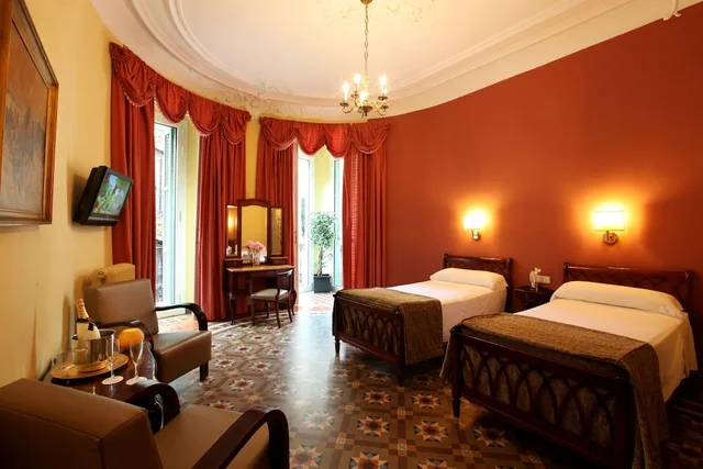 Master, Twin Beds، Hotel Nouvel 2/5