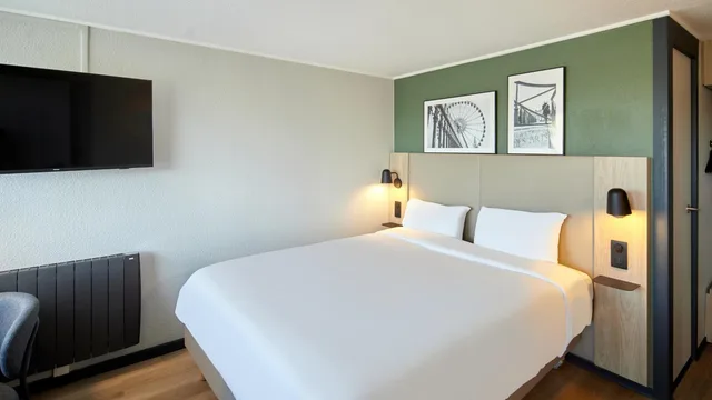 غرفة متصلة قياسية بسرير كوين وسريرين منفصلين، Campanile NATURE - Bordeaux Lac 13/16