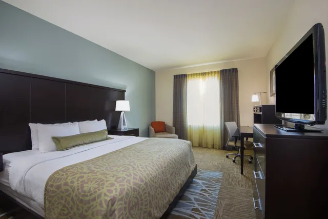 جناح استوديو بسرير كينج لذوي الإعاقة، Staybridge Suites Amarillo-Western Crossing 1/2