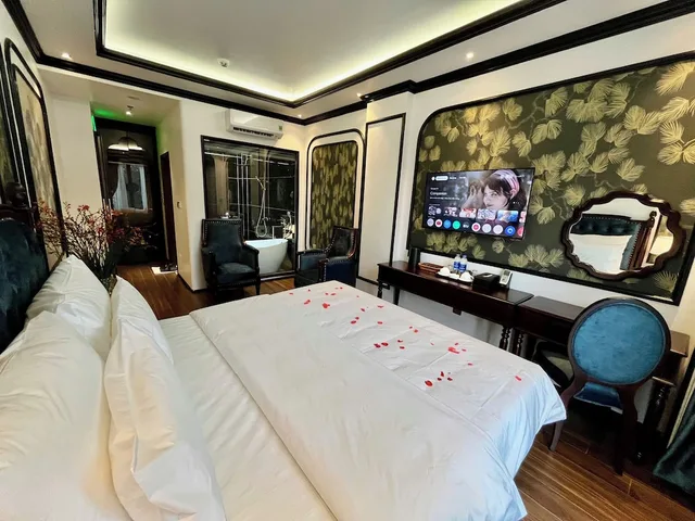 غرفة ديلوكس بسرير كوين، Royal Hanoi Hotel 10/10