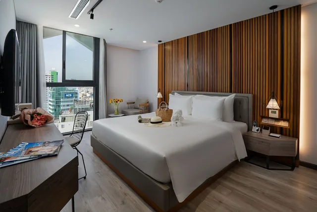 2 Bedrooms, Family Suite, King and Twin Beds, River Front، HAIAN Riverfront Hotel 1/1